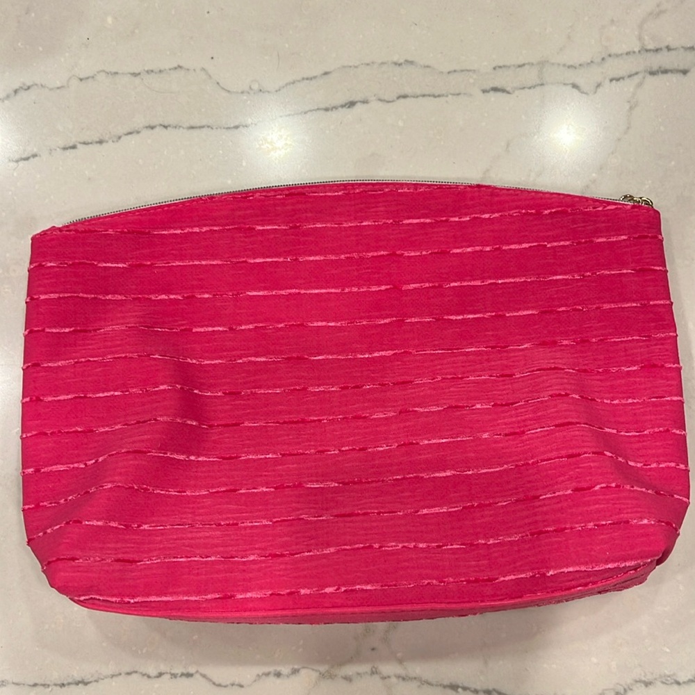 Lancôme make up bag or travel bag - New!